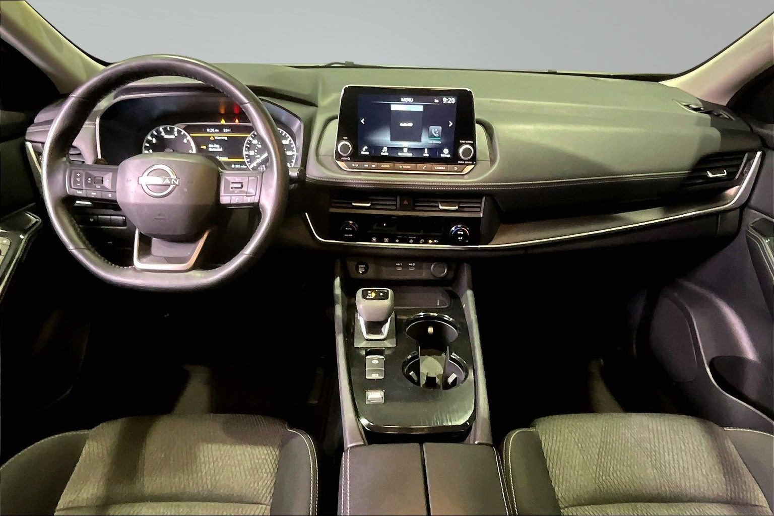 Used 2025 Nissan Rogue SV FWD image 7