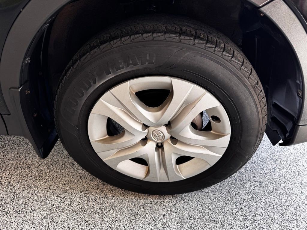 Used 2014 Toyota RAV4 LE AWD/4WD image 10