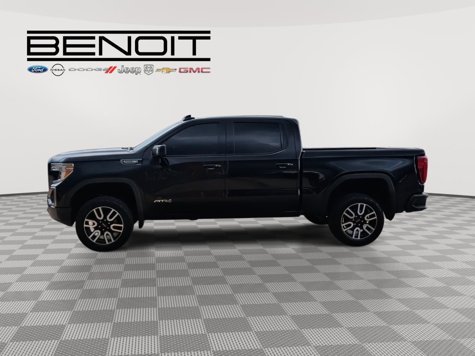 Used 2019 GMC Sierra 1500 AT4 w/ AT4 Premium Package image 2
