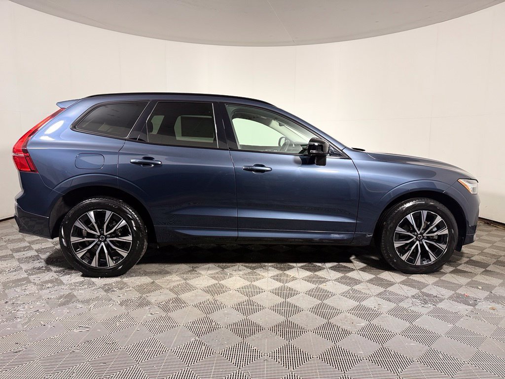Used 2024 Volvo XC60 B5 Core w/ Protection Package Premier AWD/4WD image 8