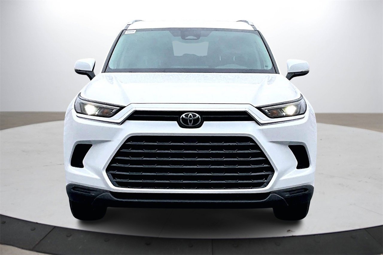 Used 2024 Toyota Grand Highlander Limited image 3
