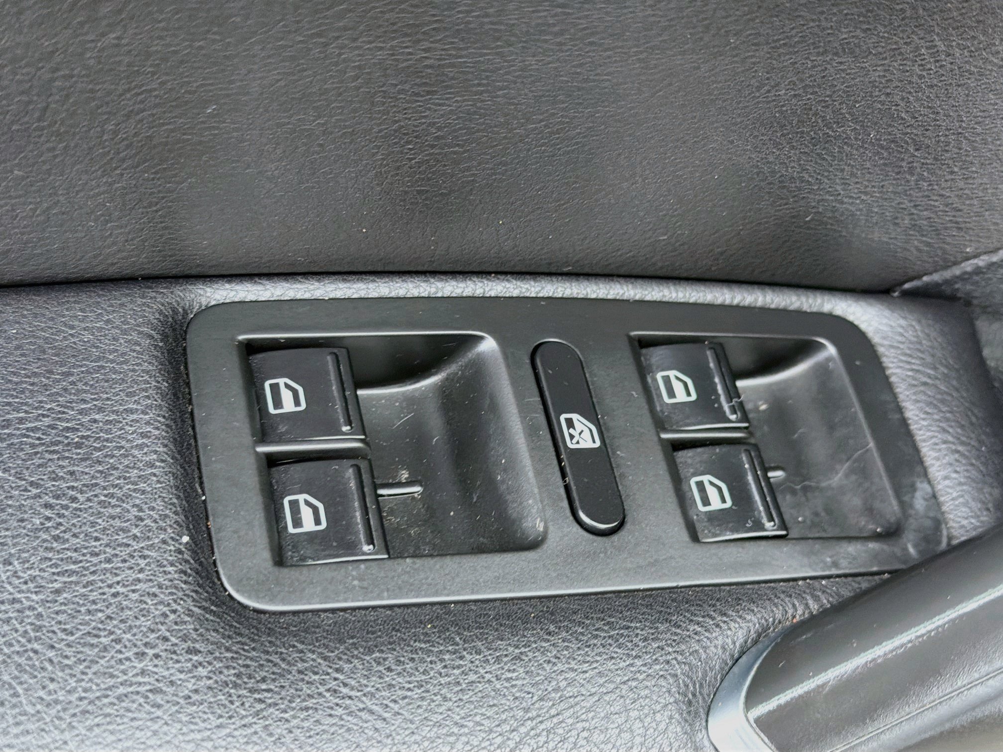 Used 2018 Volkswagen Passat GT FWD image 21