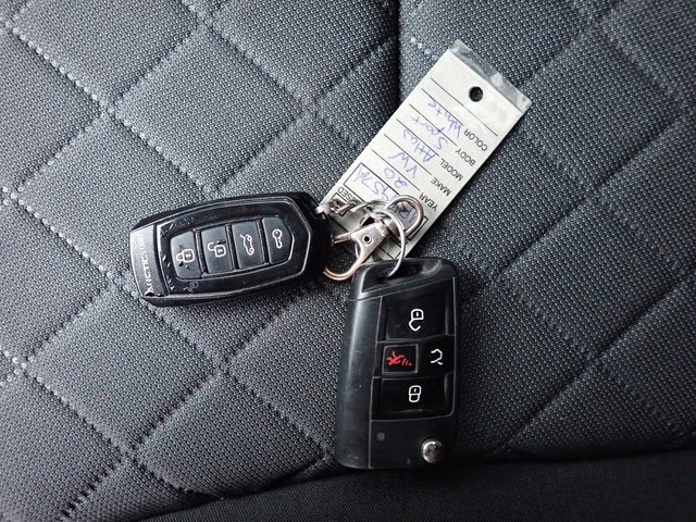 Used 2020 Volkswagen Atlas Cross Sport S image 30