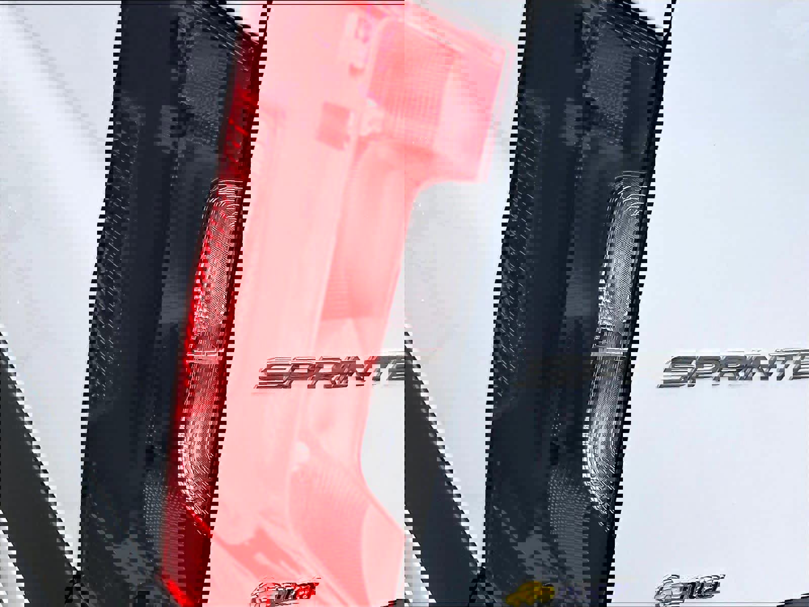 Used 2024 Mercedes-Benz Sprinter 2500 image 30