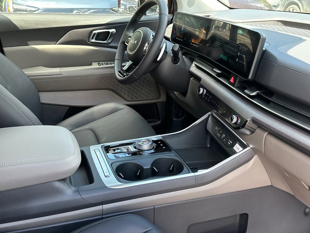 New 2026 Kia Carnival EX FWD image 8