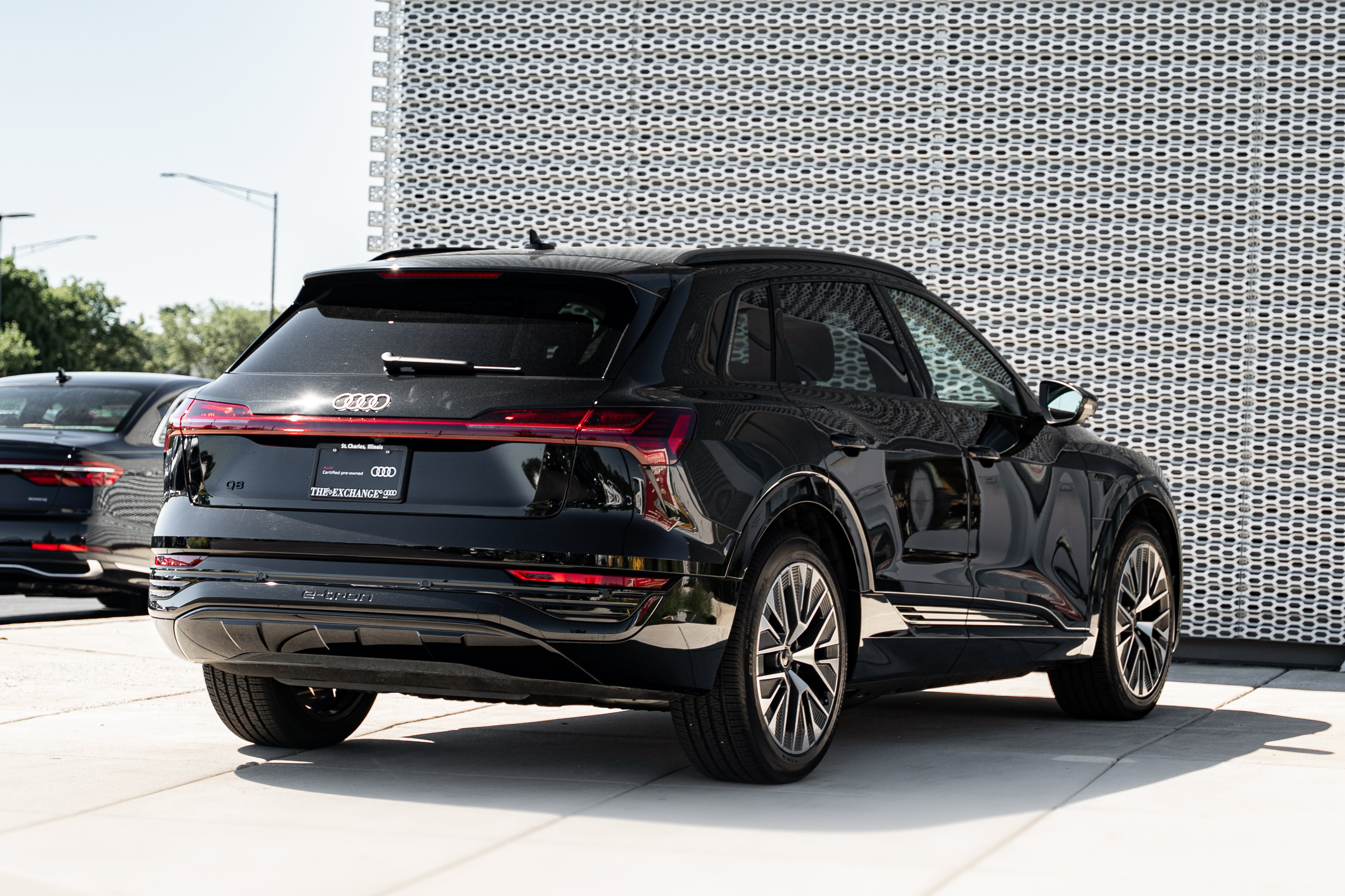 Certified 2024 Audi Q8 e-tron Prestige w/ Prestige Package AWD/4WD image 4
