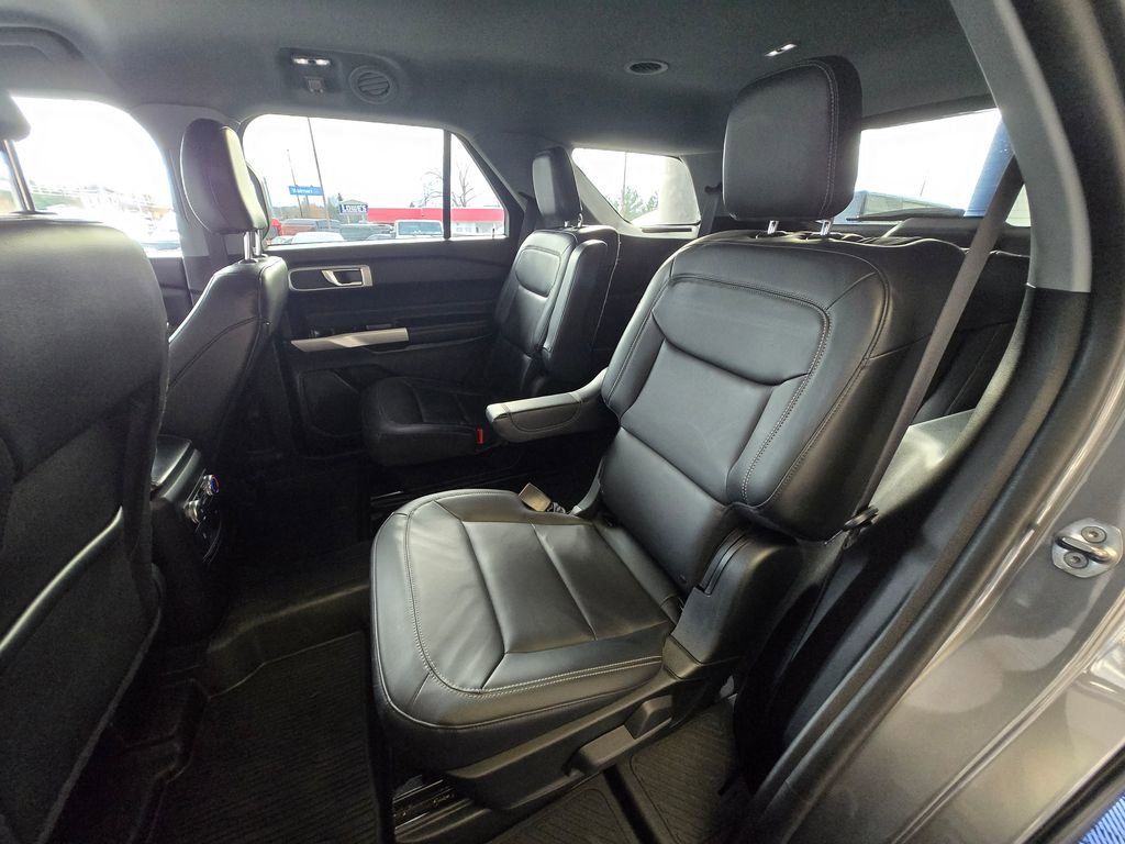 Used 2022 Ford Explorer XLT w/ Equipment Group 202A image 21