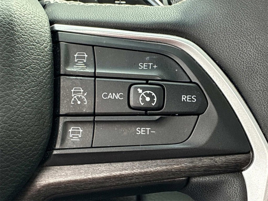 Used 2023 Jeep Grand Cherokee 4WD 4xe image 31