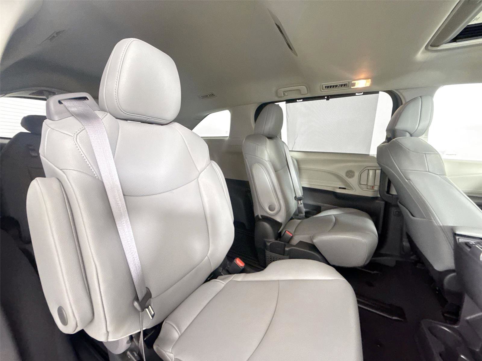 Certified 2023 Toyota Sienna XLE image 44