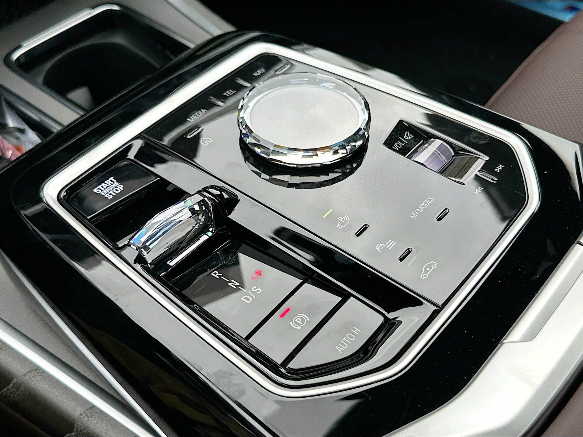 New 2026 BMW 740i w/ Premium Package image 14