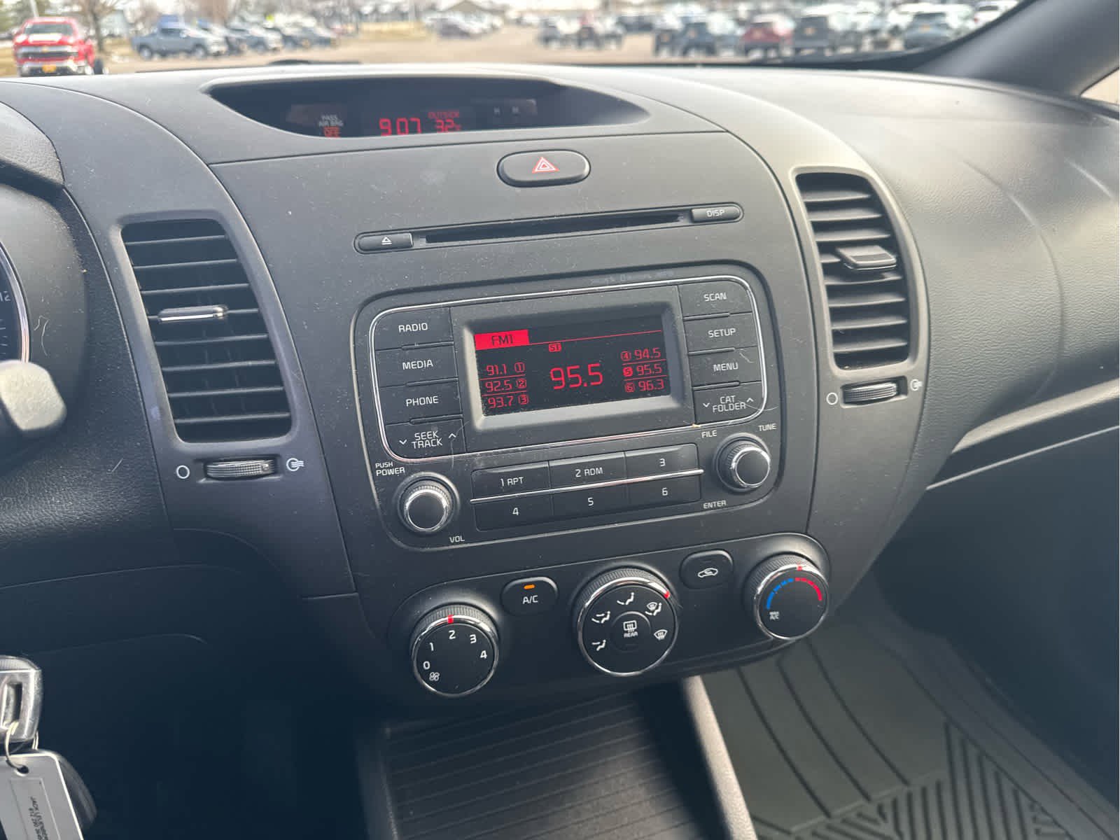 Used 2016 Kia Forte LX image 10