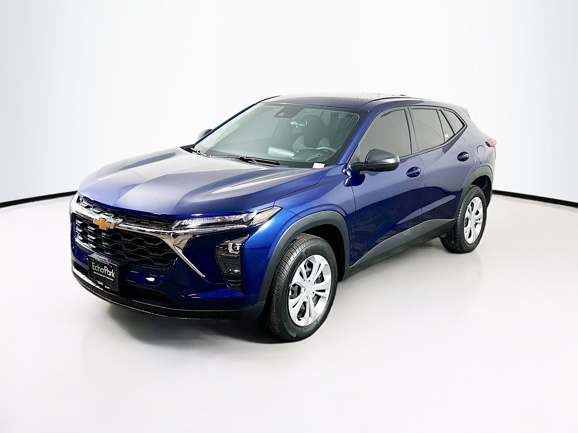 Used 2024 Chevrolet Trax LS w/ Driver Confidence Package image 3