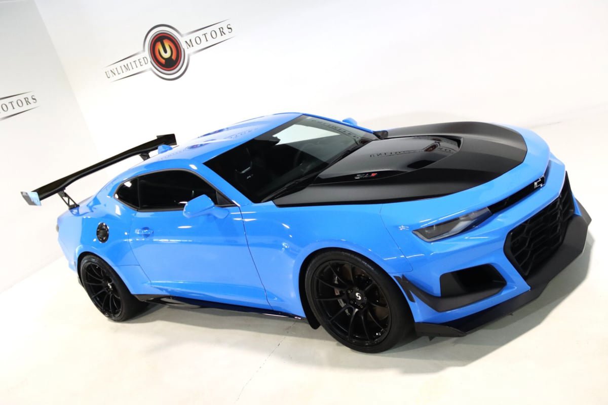 Used 2022 Chevrolet Camaro ZL1 RWD image 8