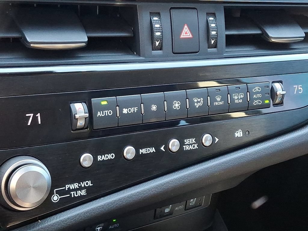 Used 2023 Lexus ES 250 w/ Premium Package AWD/4WD image 18
