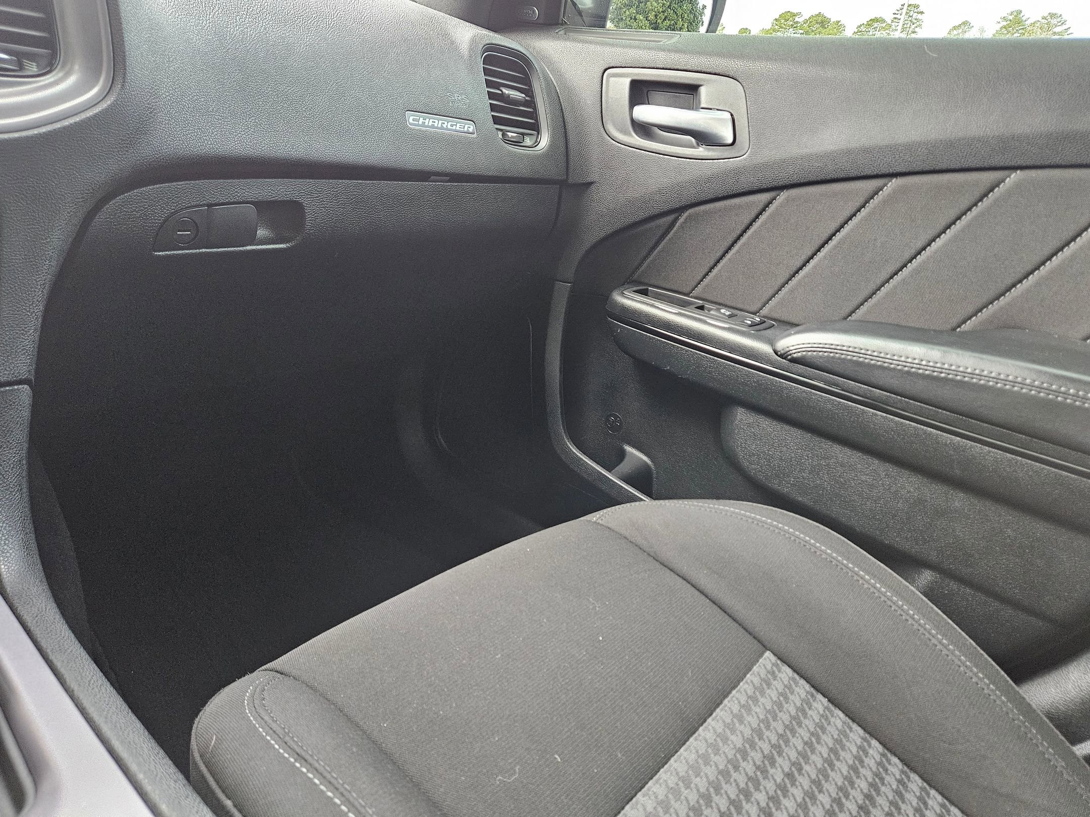 Used 2023 Dodge Charger R/T w/ Blacktop Package image 11