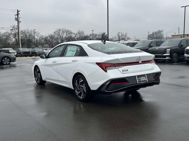Used 2025 Hyundai Elantra Limited image 7