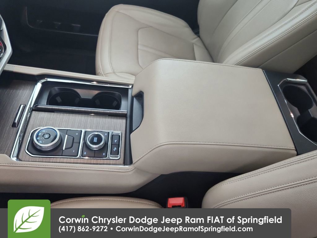 Used 2024 Ford Expedition Limited image 22