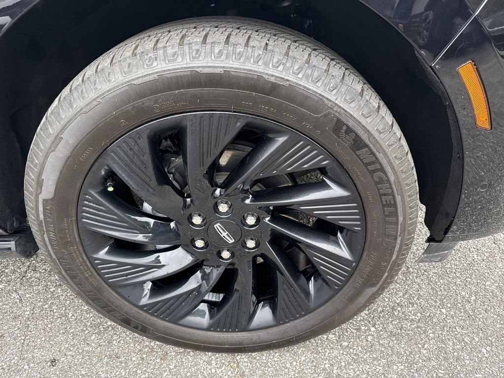 Used 2025 Lincoln Navigator Reserve w/ Jet Appearance Package image 12