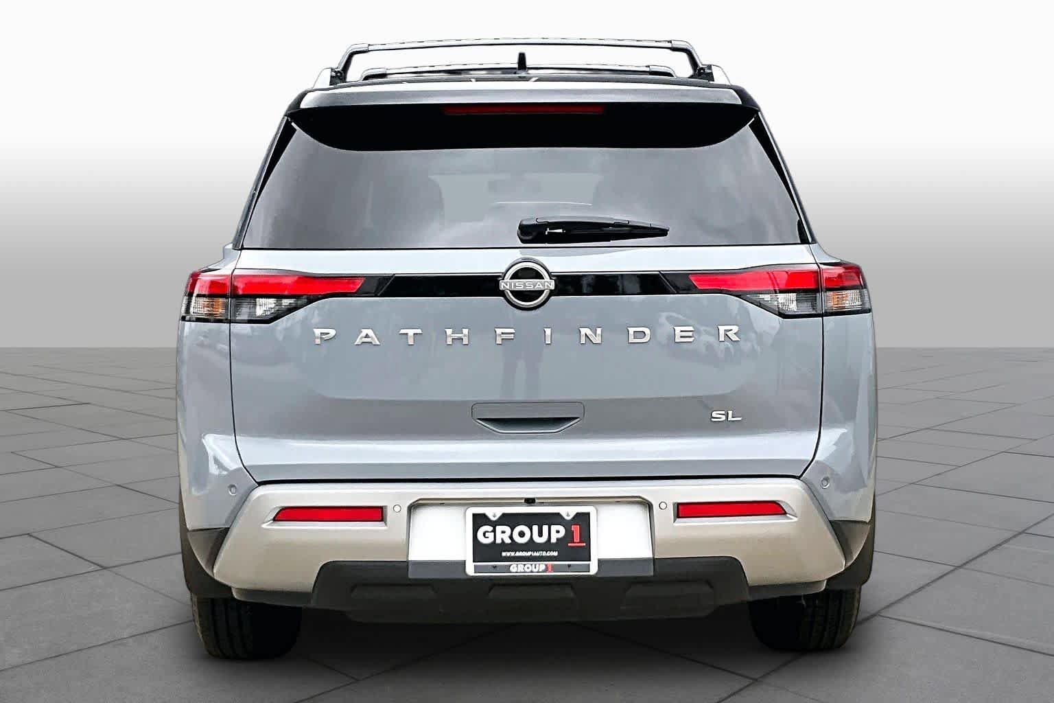 Used 2023 Nissan Pathfinder SL FWD image 5