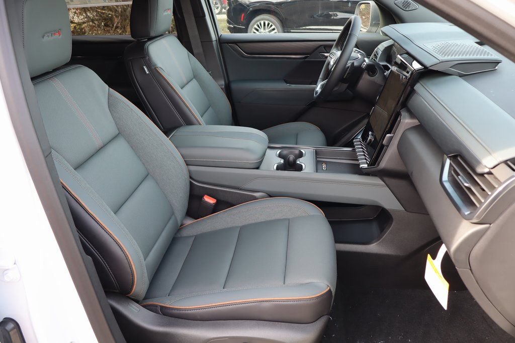 New 2026 GMC Acadia AT4 w/ Luxury Package AWD/4WD image 28