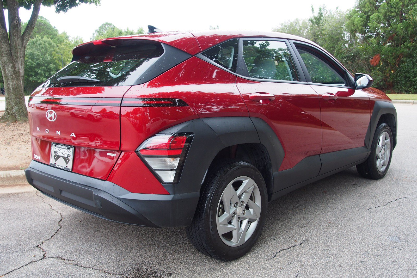 Used 2024 Hyundai Kona SE AWD/4WD image 7