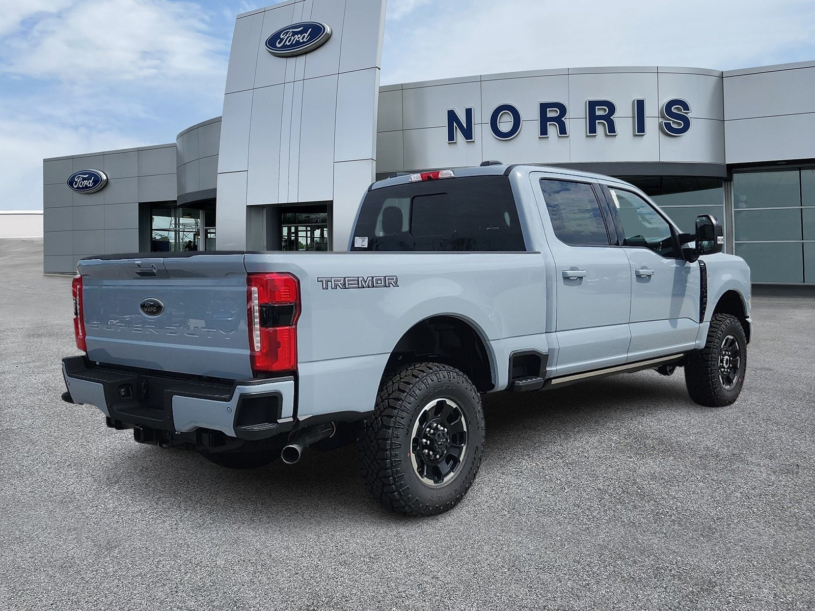 New 2026 Ford F250 Lariat w/ Tremor Off-Road Package AWD/4WD image 4