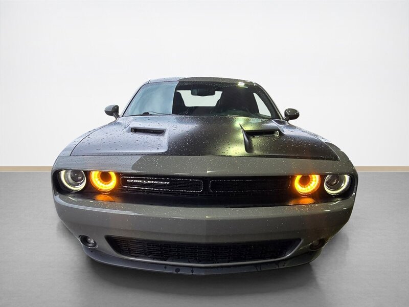 Used 2018 Dodge Challenger SXT Plus image 9
