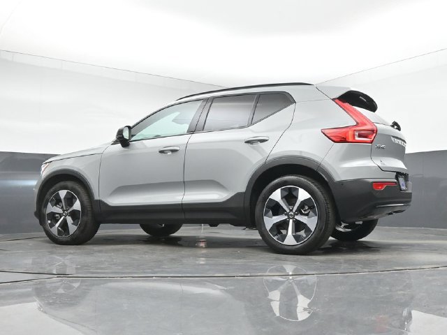 Used 2026 Volvo XC40 B5 Plus AWD/4WD image 39