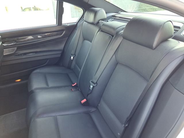 Used 2014 BMW 750Li xDrive image 23