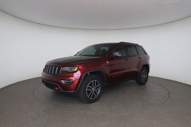 Used 2017 Jeep Grand Cherokee Trailhawk w/ Trailhawk Luxury Group AWD/4WD image 3