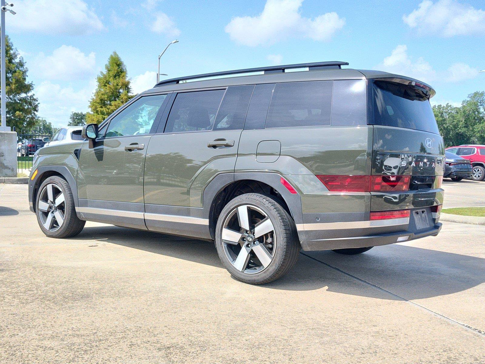 Used 2024 Hyundai Santa Fe Limited FWD image 4