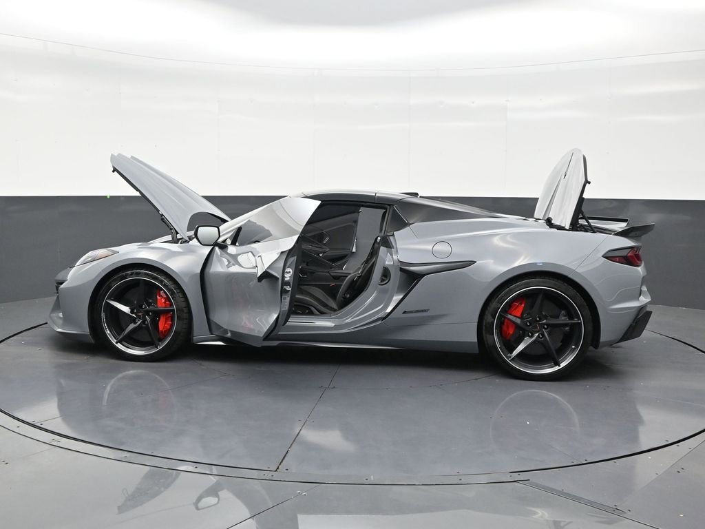 Used 2025 Chevrolet Corvette E-Ray w/ Stealth Interior Trim Package image 30