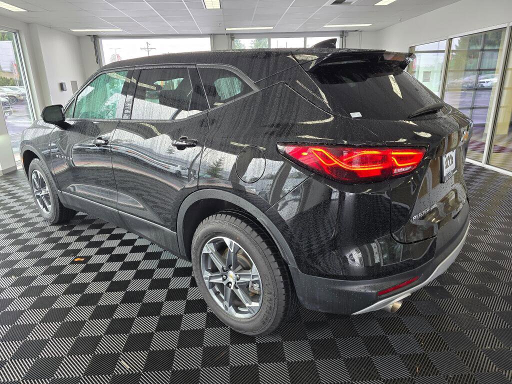 Used 2025 Chevrolet Blazer LT image 6