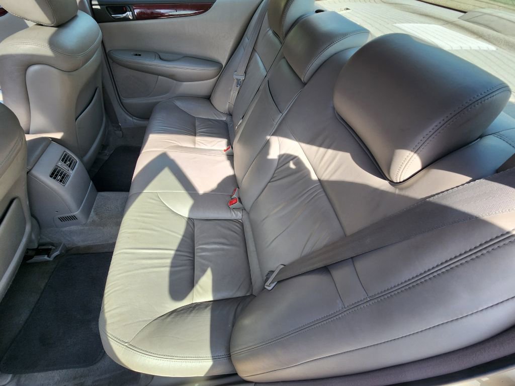 Used 2003 Lexus ES 330 image 8