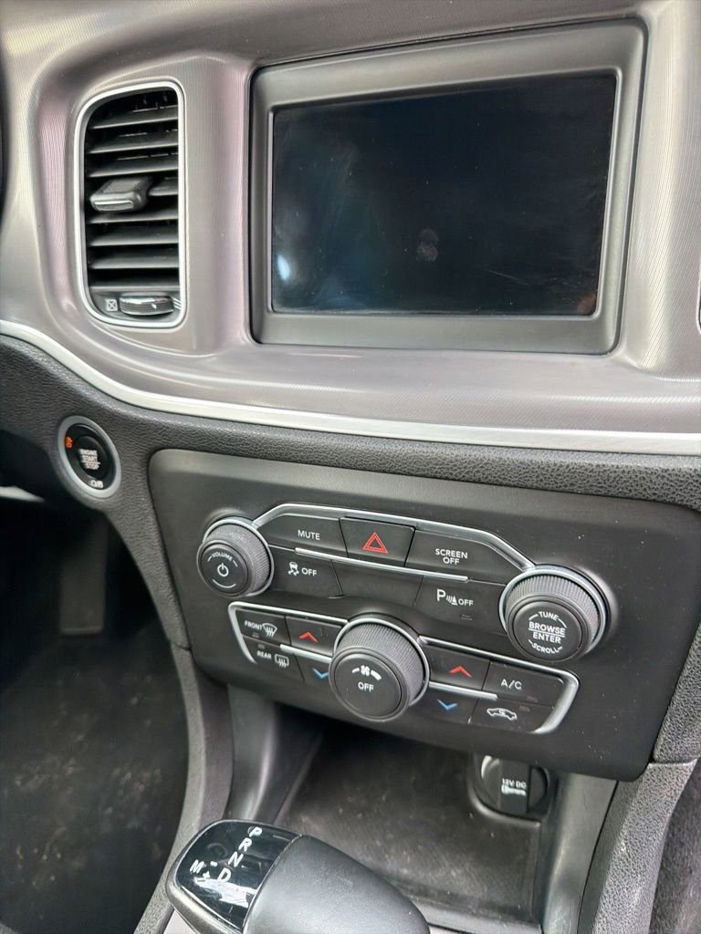 Used 2022 Dodge Charger SXT image 9