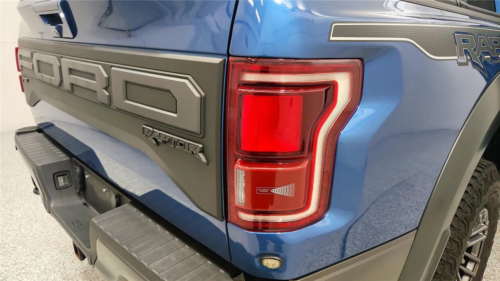 Used 2019 Ford F150 Raptor w/ Equipment Group 802A Luxury image 15