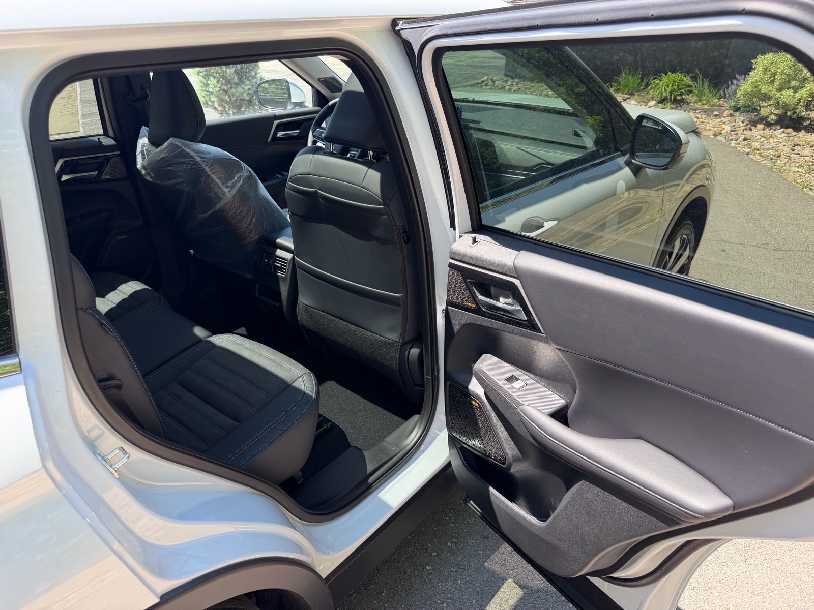 New 2026 Mitsubishi Outlander SE FWD image 13