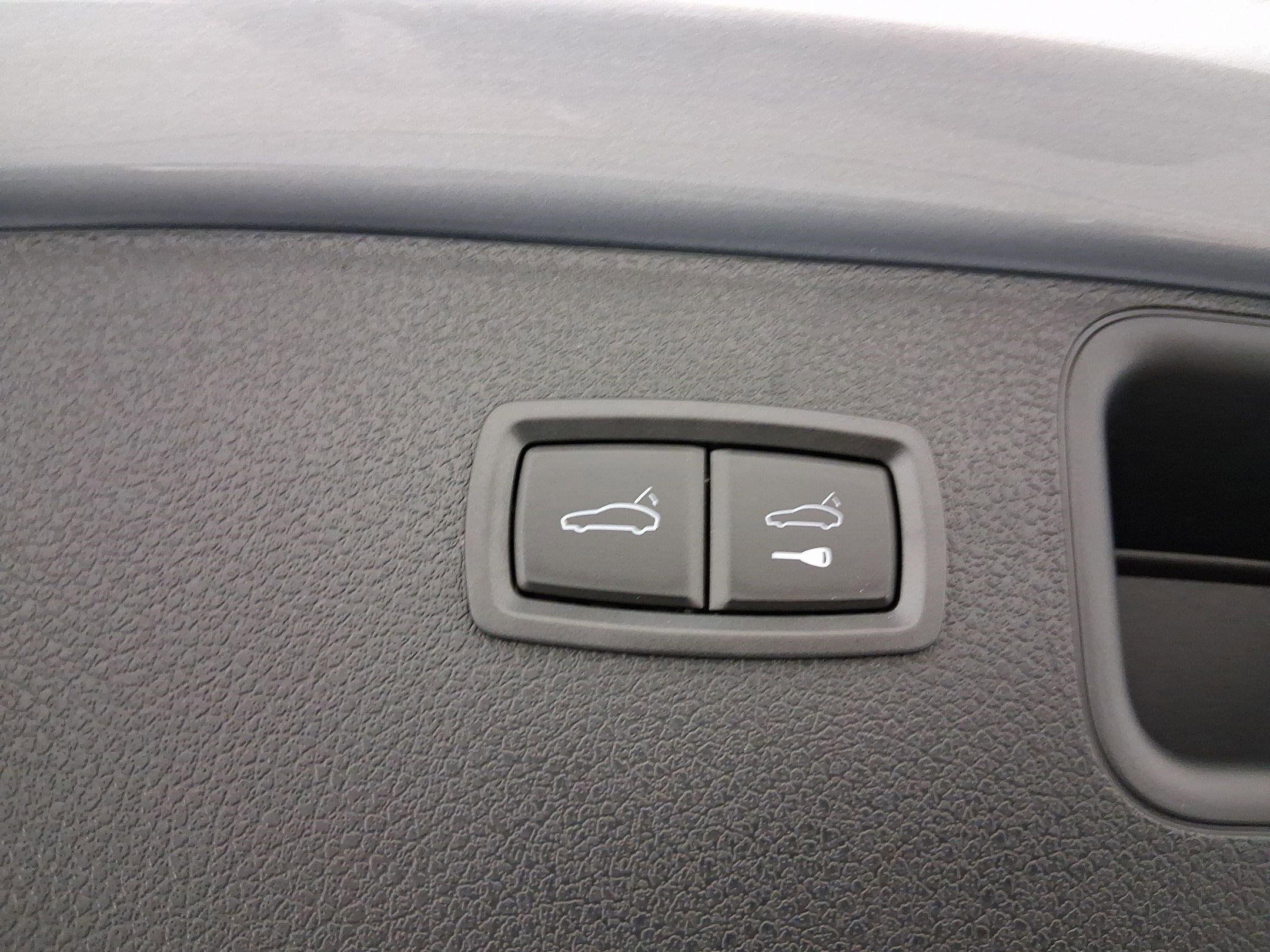 Used 2026 Porsche Macan image 33