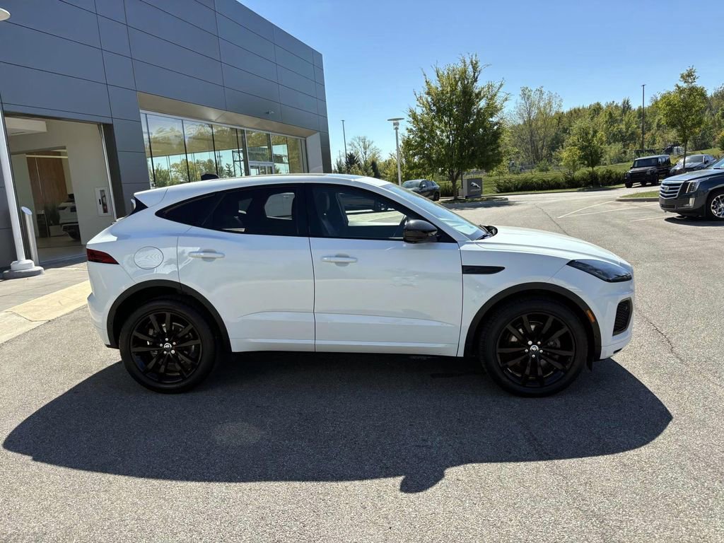 Used 2024 Jaguar E-PACE R-Dynamic SE image 4