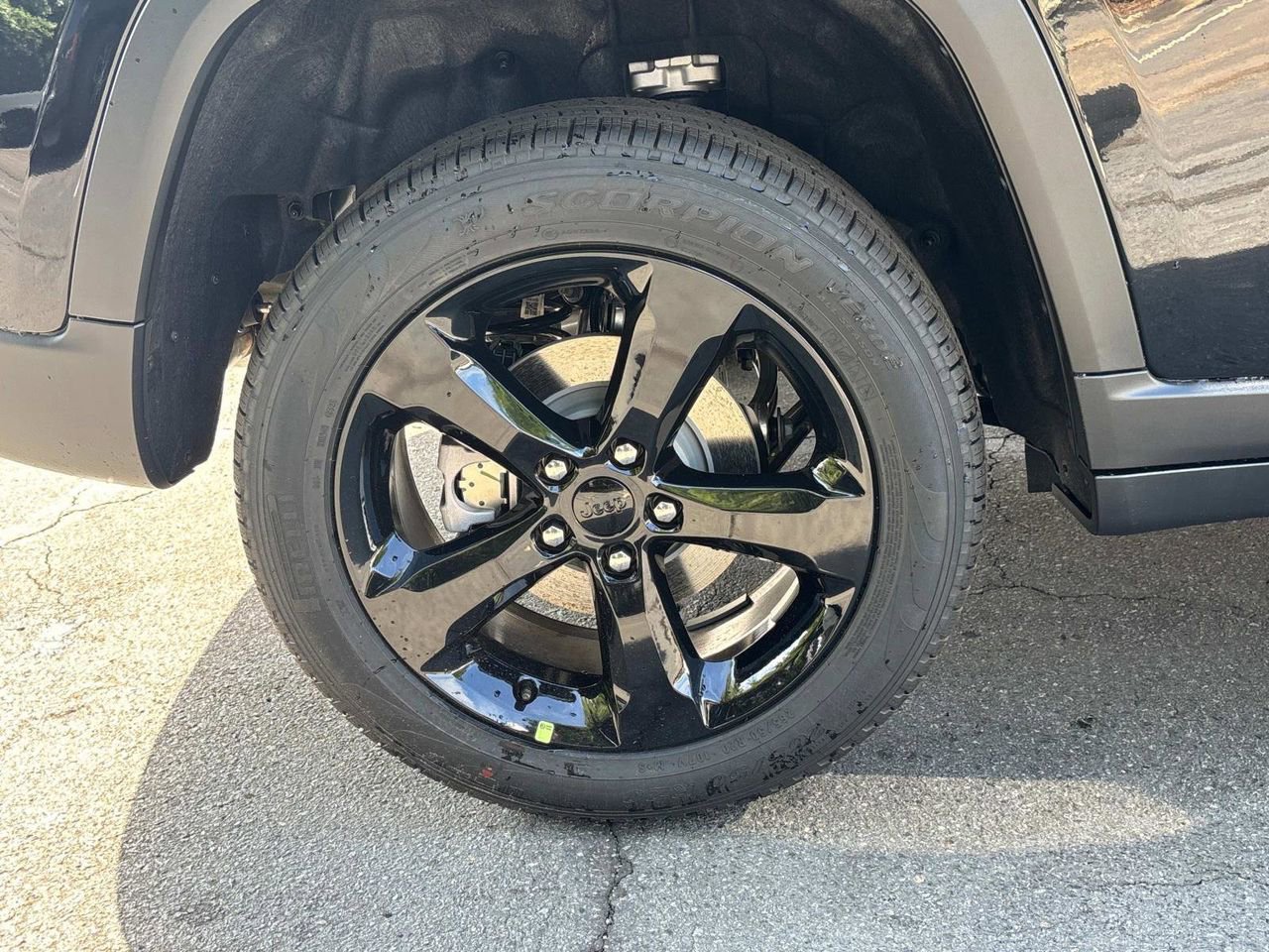 New 2025 Jeep Grand Cherokee Limited w/ Black Appearance Package image 42