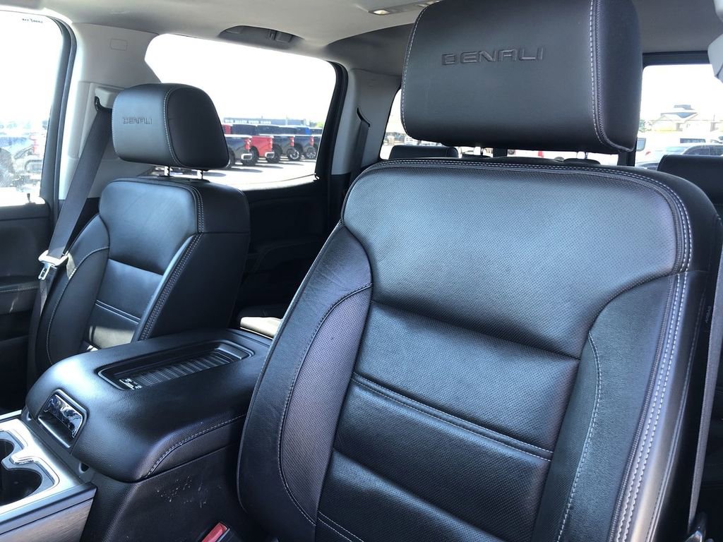 Used 2018 GMC Sierra 2500 Denali w/ Duramax Plus Package AWD/4WD image 21