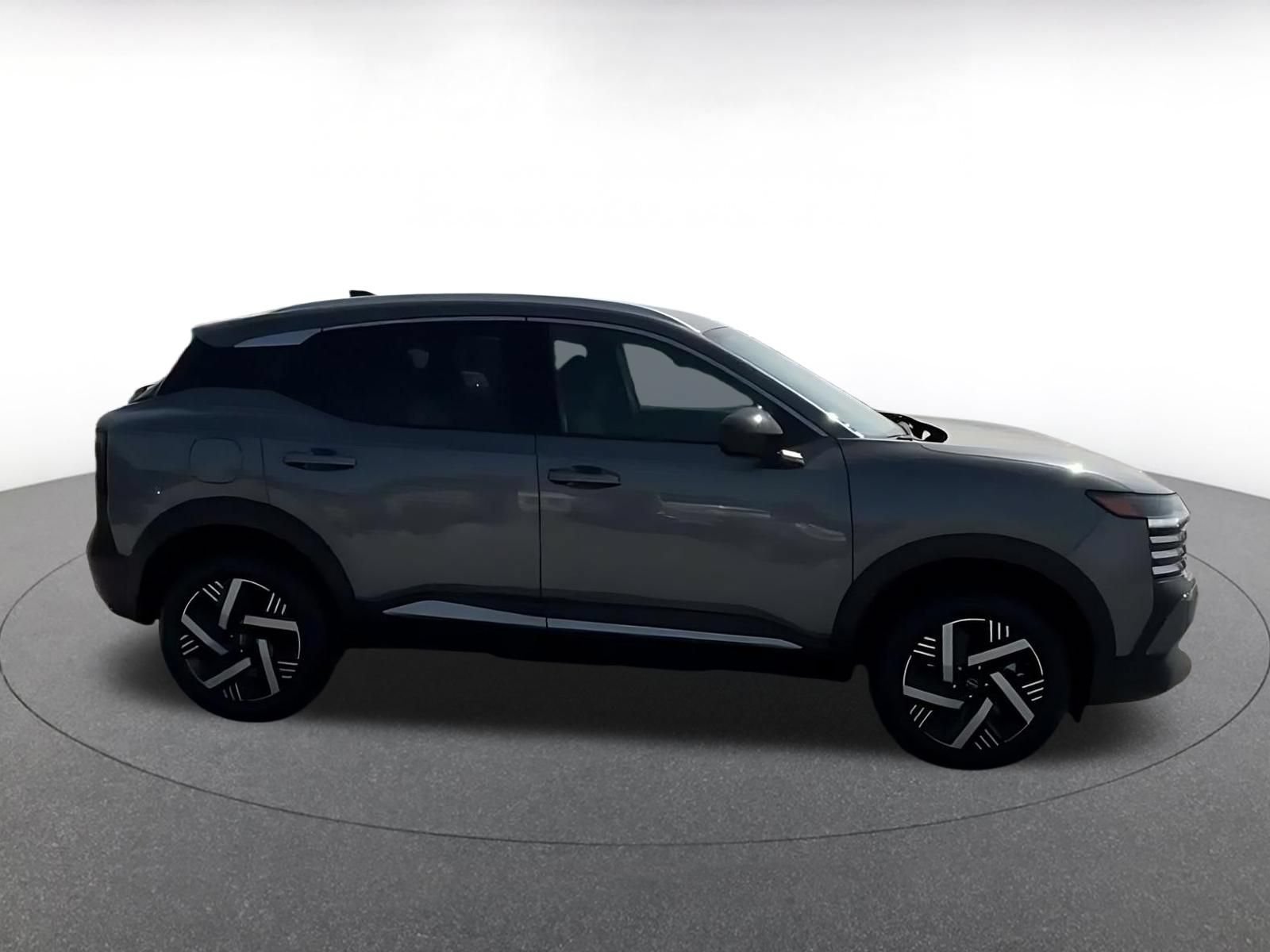 Used 2026 Nissan Kicks SV w/ Cold Weather Package FWD image 16