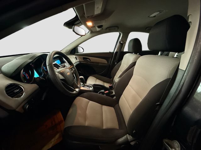 Used 2014 Chevrolet Cruze LS FWD image 16