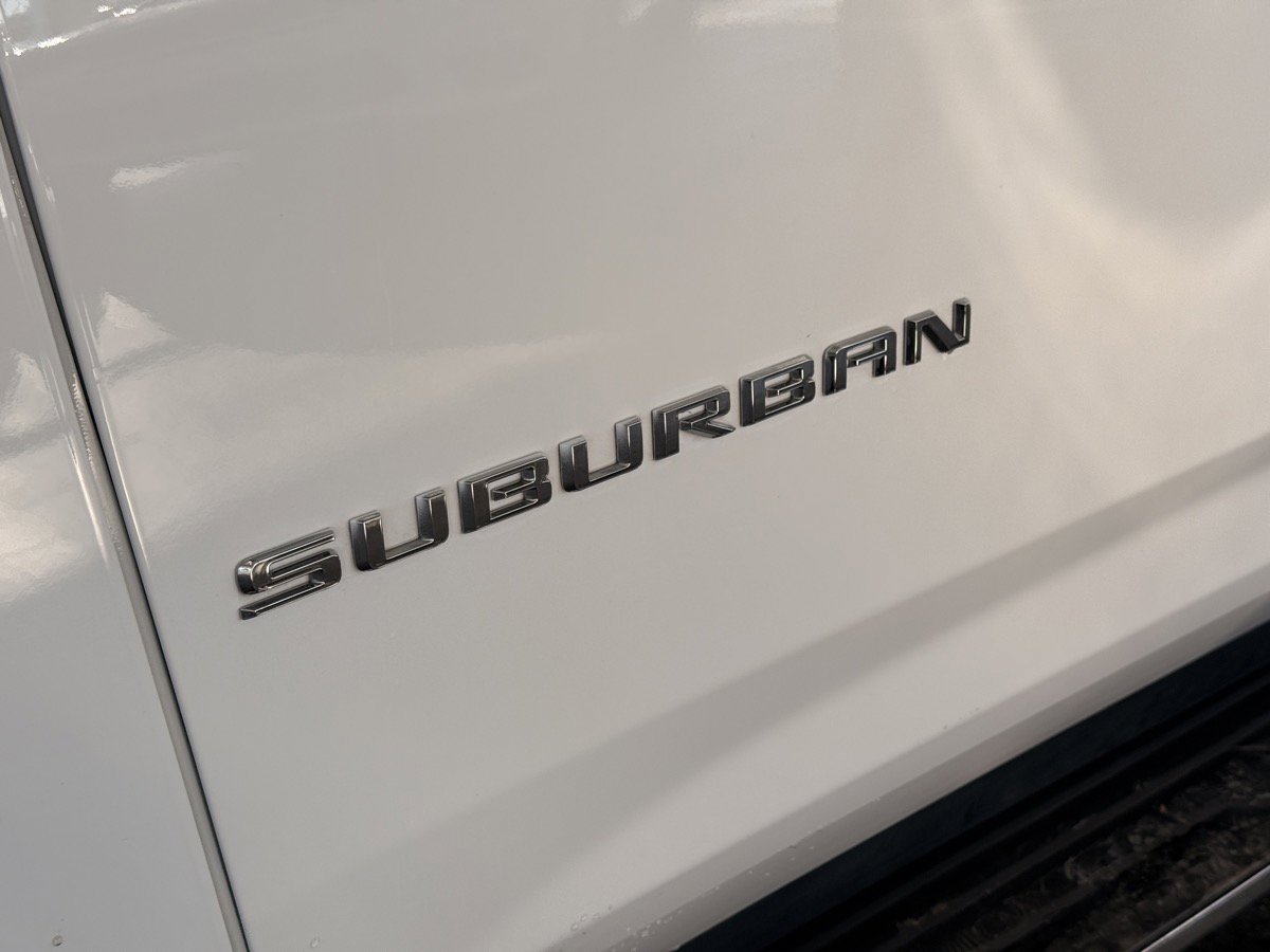 Used 2023 Chevrolet Suburban Premier image 21