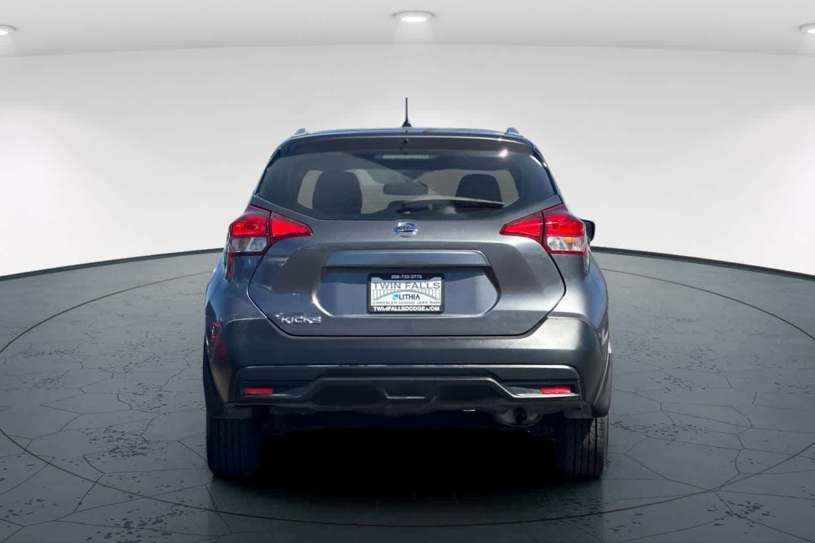 Used 2018 Nissan Kicks S FWD image 7