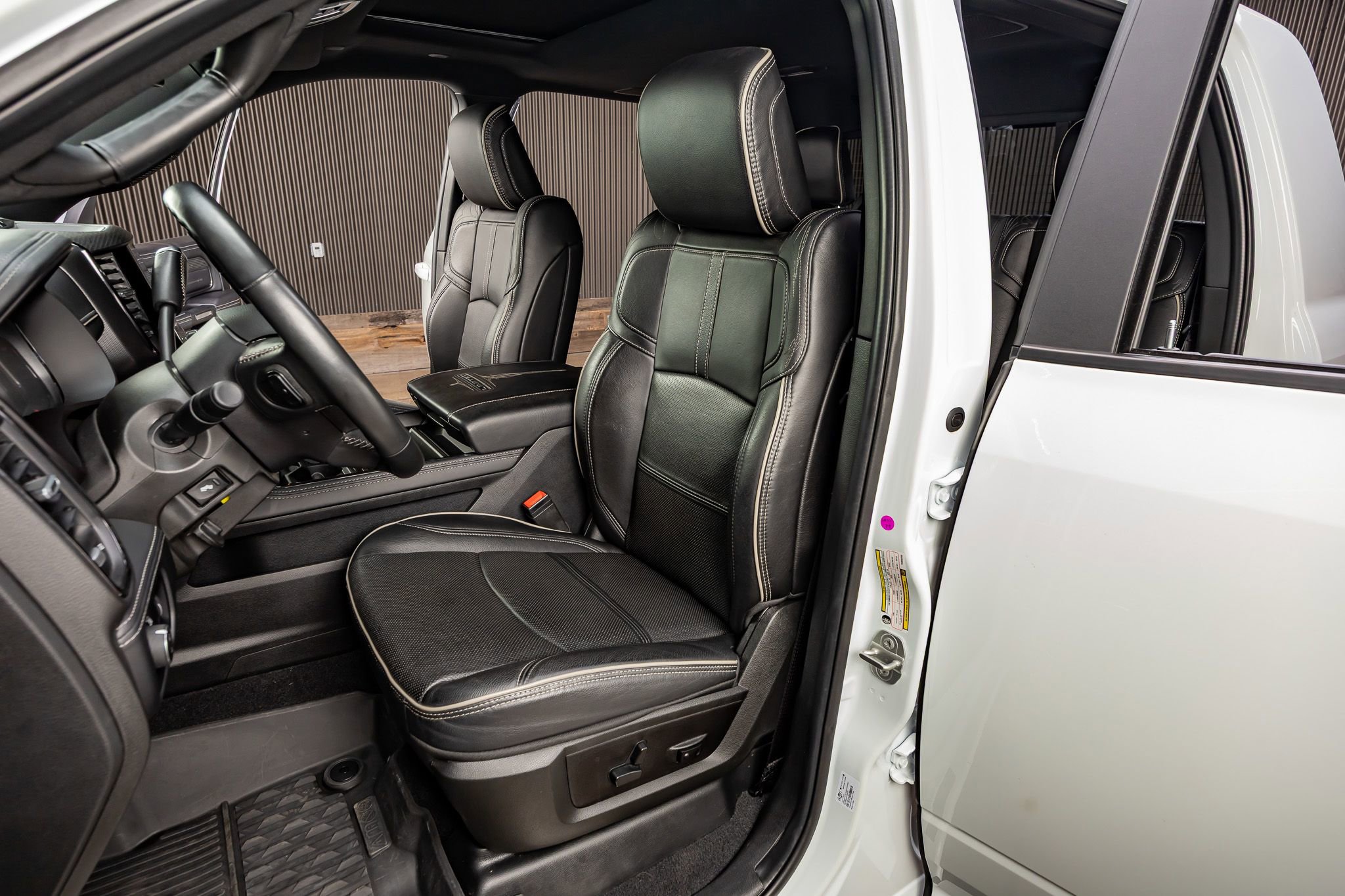 Used 2023 RAM 3500 Limited w/ Night Edition image 29