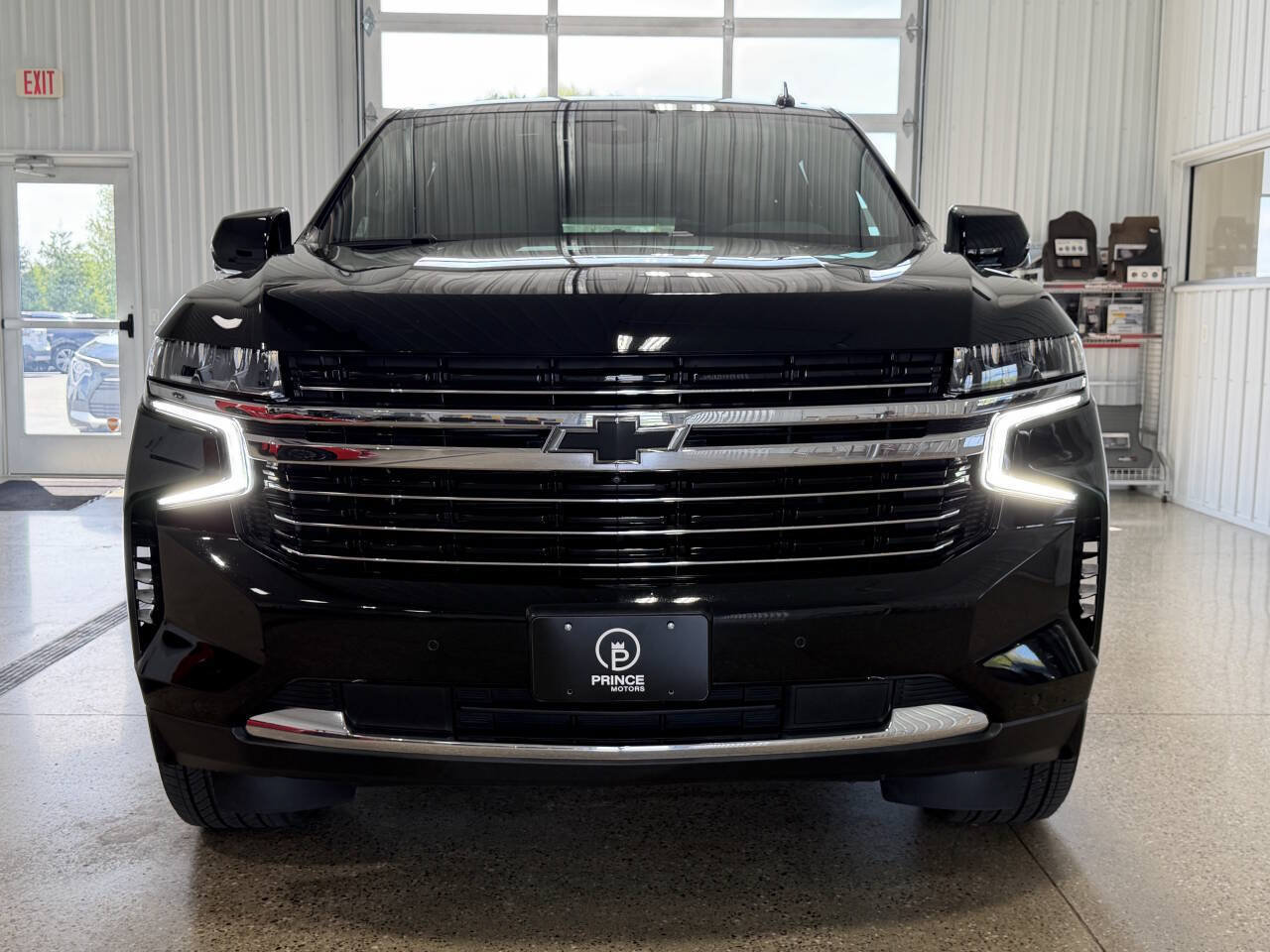 Used 2024 Chevrolet Suburban LT w/ Luxury Package AWD/4WD image 37