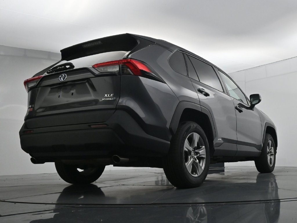 Used 2024 Toyota RAV4 XLE AWD/4WD image 22