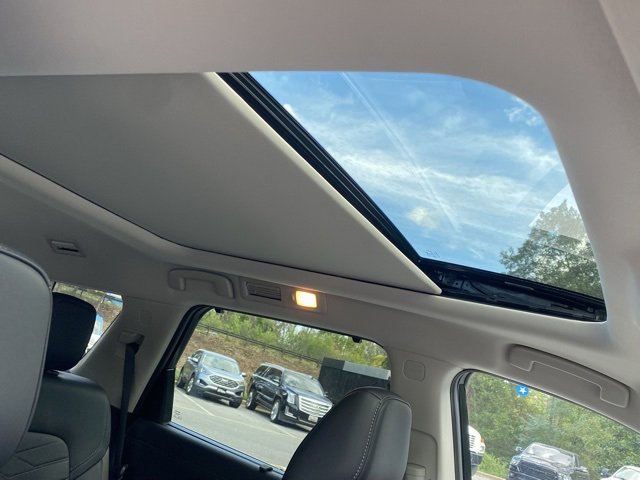 New 2025 Nissan Pathfinder Platinum w/ Black Appearance Package image 32