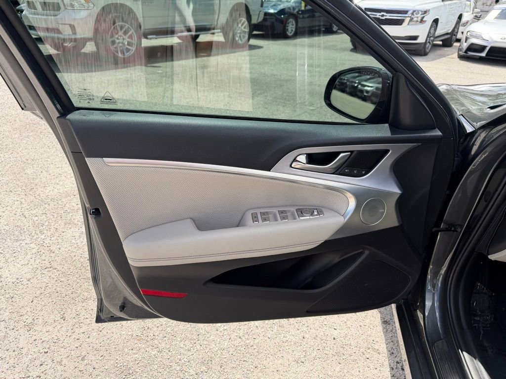 Used 2021 Genesis G70 2.0T w/ Elite Package image 13